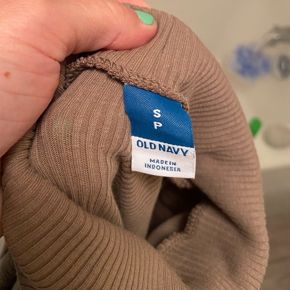 Light brown old navy turtle neck - Picture 2 of 3